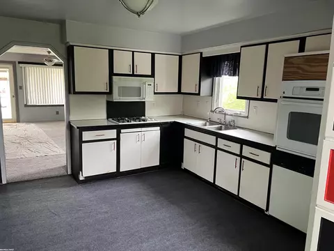 Kitchen - 11568 Maxwell, Warren, MI 48089 photo 2 of 2