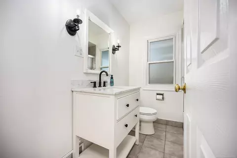 Bath - 2368 Allard, Grosse Pointe Woods, MI 48236 photo 1 of 2