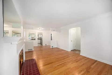 Living - 2368 Allard, Grosse Pointe Woods, MI 48236 photo 3 of 4