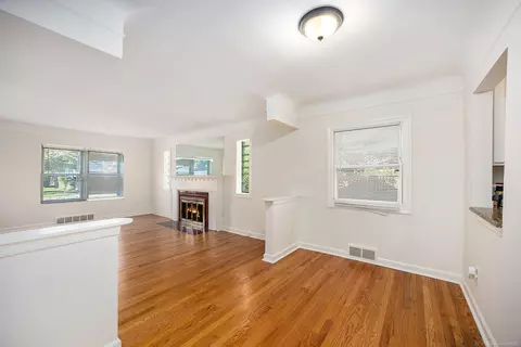 Living - 2368 Allard, Grosse Pointe Woods, MI 48236 photo 4 of 4
