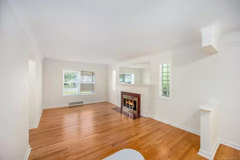 Living - 2368 Allard, Grosse Pointe Woods, MI 48236 photo 2 of 4