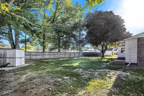 Exterior - 2368 Allard, Grosse Pointe Woods, MI 48236 photo 3 of 4