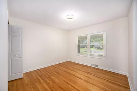 Bedroom - 2368 Allard, Grosse Pointe Woods, MI 48236 photo 2 of 4