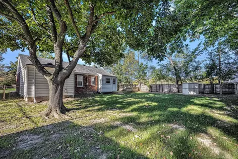 Exterior - 2368 Allard, Grosse Pointe Woods, MI 48236 photo 2 of 4