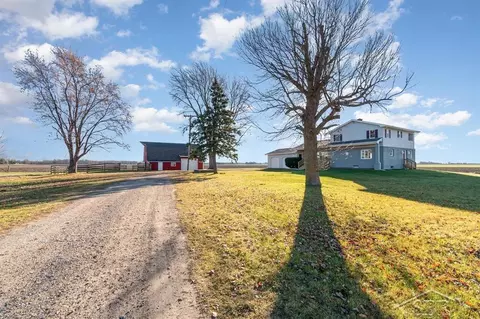 4079 S Eight Mile, Auburn, MI 48611