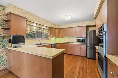 Kitchen - 801 Park, Grosse Pointe Park, MI 48230 photo 2 of 4