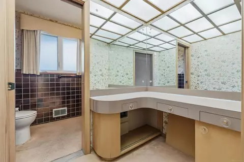 Bath - 801 Park, Grosse Pointe Park, MI 48230 photo 1 of 7
