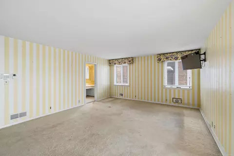 Bedroom - 801 Park, Grosse Pointe Park, MI 48230 photo 2 of 6