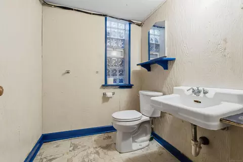 Bath - 801 Park, Grosse Pointe Park, MI 48230 photo 7 of 7