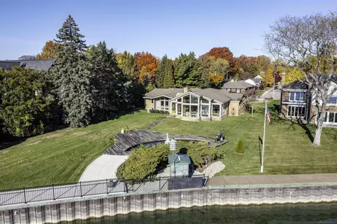 Exterior - 801 Park, Grosse Pointe Park, MI 48230 photo 9 of 12