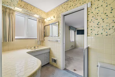 Bath - 801 Park, Grosse Pointe Park, MI 48230 photo 4 of 7