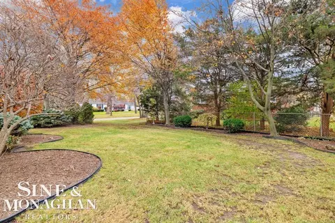 809 Fairford, Grosse Pointe Woods, MI 48236 photo 47