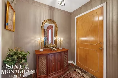 809 Fairford, Grosse Pointe Woods, MI 48236 photo 3