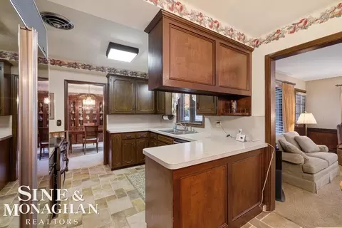 809 Fairford, Grosse Pointe Woods, MI 48236 photo 13