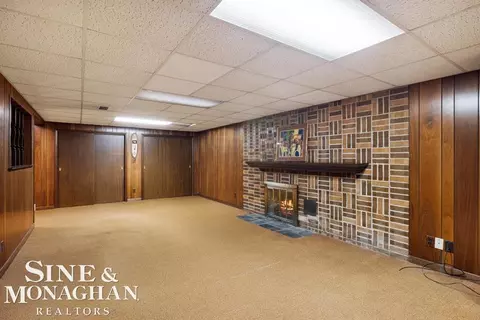 809 Fairford, Grosse Pointe Woods, MI 48236 photo 29