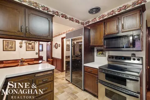 809 Fairford, Grosse Pointe Woods, MI 48236 photo 11
