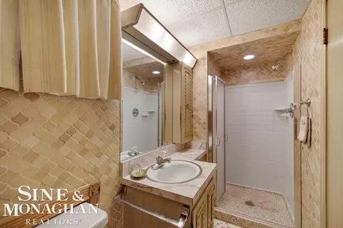 809 Fairford, Grosse Pointe Woods, MI 48236 photo 37