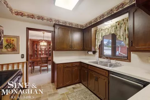 809 Fairford, Grosse Pointe Woods, MI 48236 photo 12