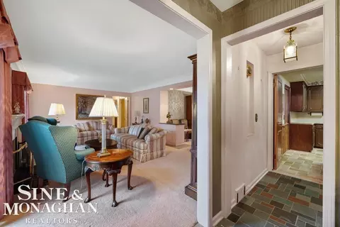 809 Fairford, Grosse Pointe Woods, MI 48236 photo 4