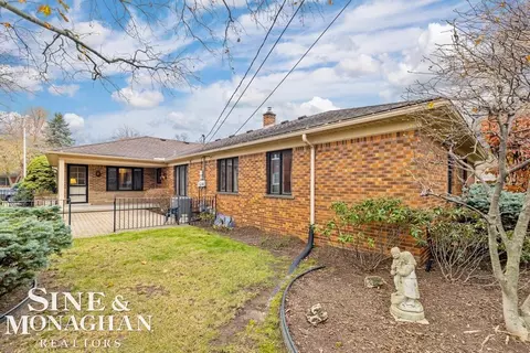 809 Fairford, Grosse Pointe Woods, MI 48236 photo 48