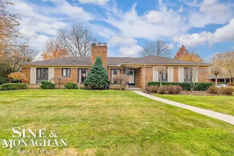 809 Fairford, Grosse Pointe Woods, MI 48236