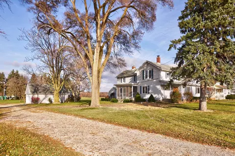 Exterior - 12895 E Curtis, Frankenmuth, MI 48734 photo 3 of 17