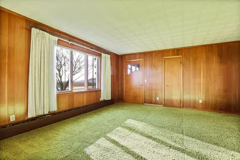 Living - 12895 E Curtis, Frankenmuth, MI 48734 photo 2 of 9