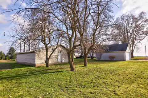 Exterior - 12895 E Curtis, Frankenmuth, MI 48734 photo 16 of 17