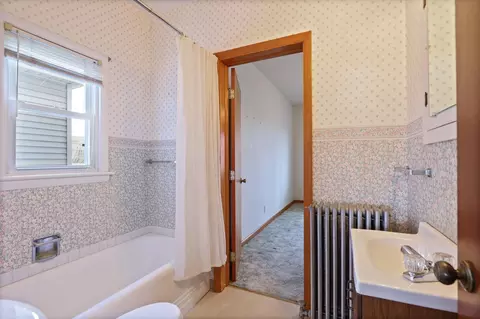 Bath - 12895 E Curtis, Frankenmuth, MI 48734 photo 1 of 2