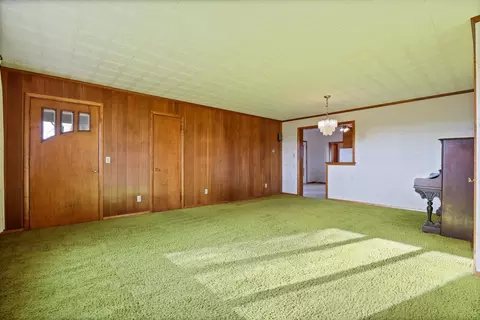 Living - 12895 E Curtis, Frankenmuth, MI 48734 photo 6 of 9
