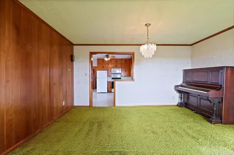 Living - 12895 E Curtis, Frankenmuth, MI 48734 photo 7 of 9