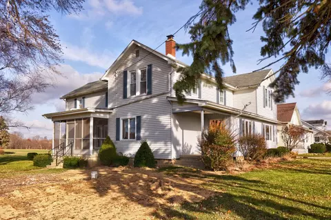 Exterior - 12895 E Curtis, Frankenmuth, MI 48734 photo 5 of 17