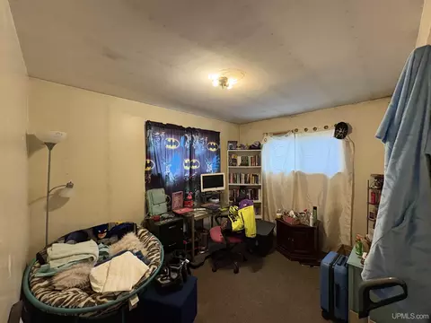 Bedroom - 36086 County Road 581, Ishpeming, MI 49849 photo 4 of 5