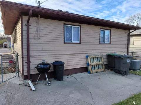 Exterior - 6849 Cornell St, Taylor, MI 48180 photo 2 of 3