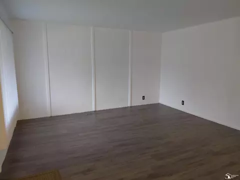 Living - 6849 Cornell St, Taylor, MI 48180 photo 2 of 3