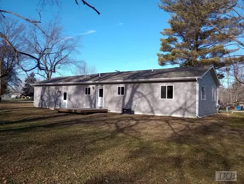 Exterior - 805 W Deer, Gladwin, MI 48624 photo 1 of 2