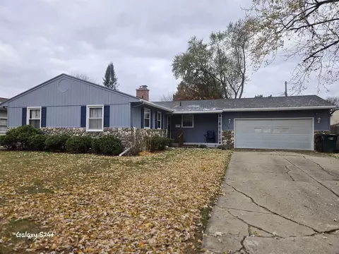 2838 Sunderland, Lansing, MI 48911
