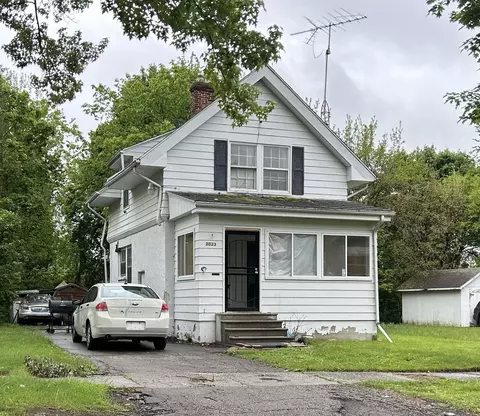 2023 Cadillac, Flint, MI 48504