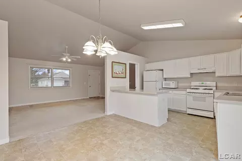 1404 Wind Dancer, Tecumseh, MI 49286 photo 10