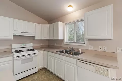 1404 Wind Dancer, Tecumseh, MI 49286 photo 13