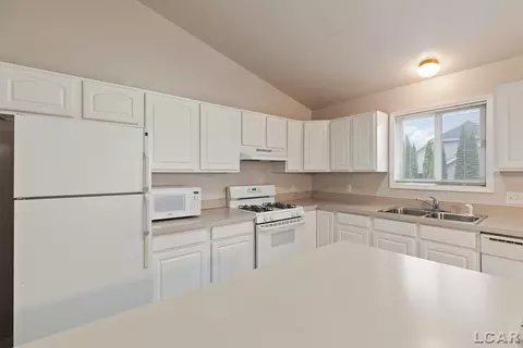 1404 Wind Dancer, Tecumseh, MI 49286 photo 12
