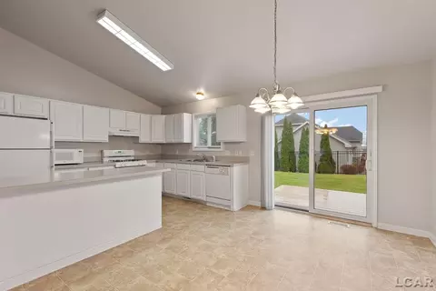 1404 Wind Dancer, Tecumseh, MI 49286 photo 8