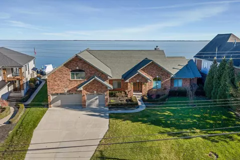 37580 Lakeshore, Harrison Township, MI 48045