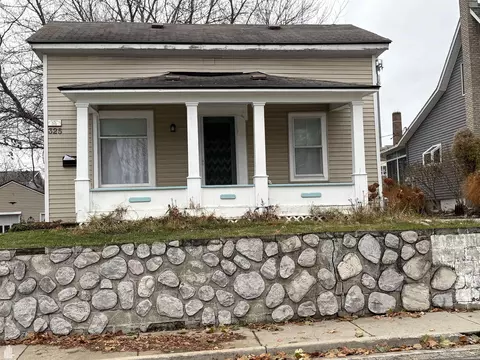 325 N Broadway, Lake Orion, MI 48362