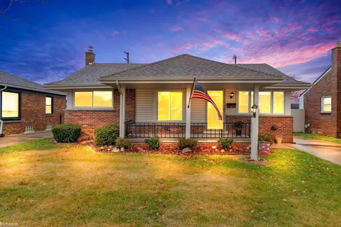 28611 Fountain, Roseville, MI 48066