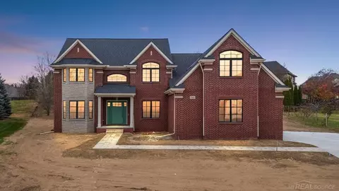 57095 Suncreek, Washington, MI 48094