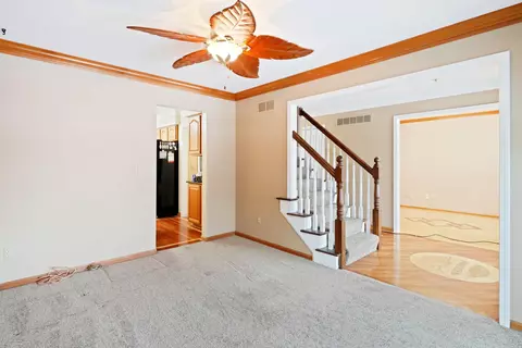 Living - 16349 Haverhill, Macomb, MI 48044 photo 5 of 5