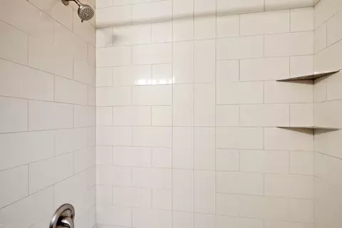 Bath - 16349 Haverhill, Macomb, MI 48044 photo 2 of 5