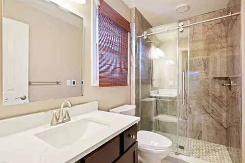 Bath - 16349 Haverhill, Macomb, MI 48044 photo 3 of 5