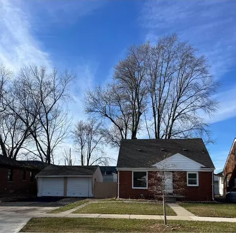 27247 Leroy, Roseville, MI 48066